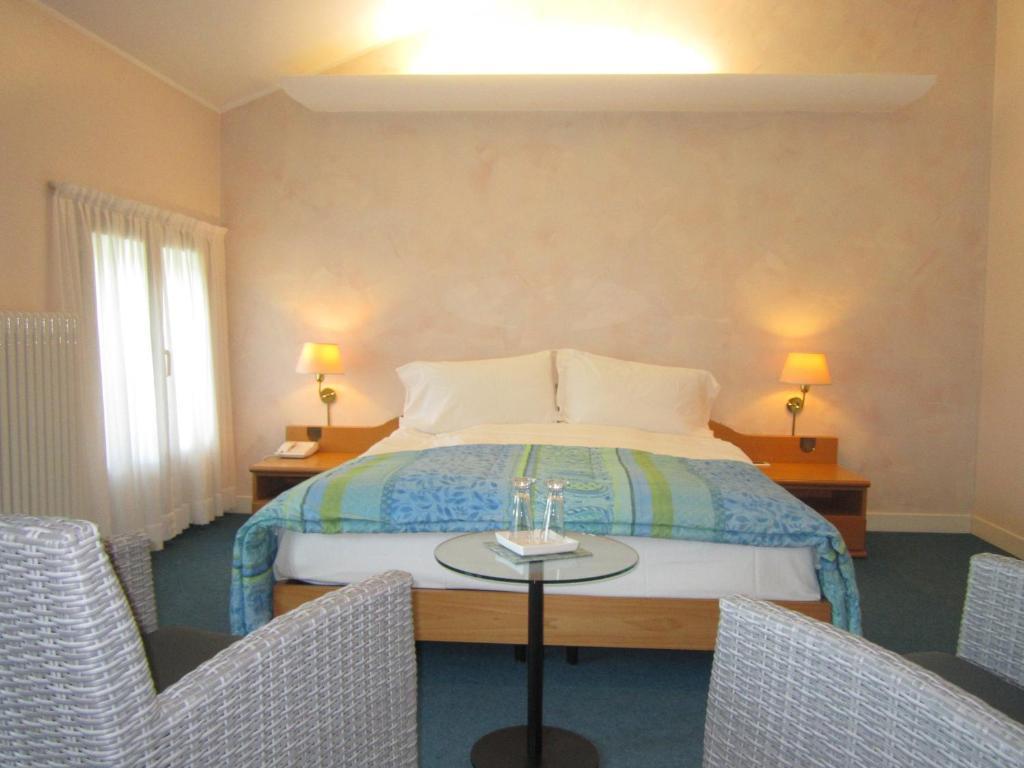 Hotel La Villa Gravedona Rum bild